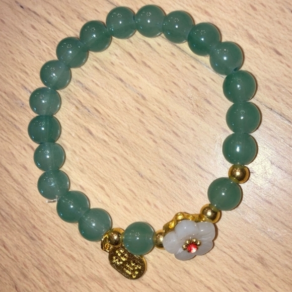 None Jewelry - Jade Green Aventurine Bead Stretch Bracelet with Flower Accent NEW